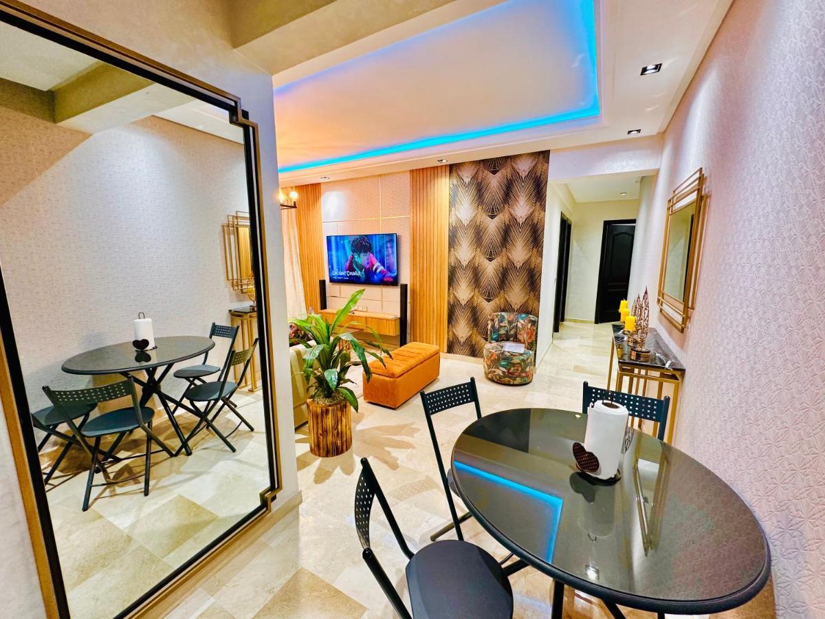 קזבלנקה Luxury Downtown Apartment Of 80M2 In Front Of Hassan 2 Mosque And Sea From Family , Pour Famille , Interdit Couples Araabic Non Marie, Forbidden Unmarried Araabic Couples Basement Car Park מראה חיצוני תמונה