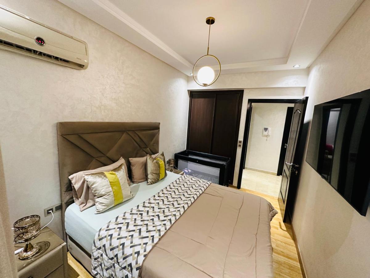 קזבלנקה Luxury Downtown Apartment Of 80M2 In Front Of Hassan 2 Mosque And Sea From Family , Pour Famille , Interdit Couples Araabic Non Marie, Forbidden Unmarried Araabic Couples Basement Car Park מראה חיצוני תמונה