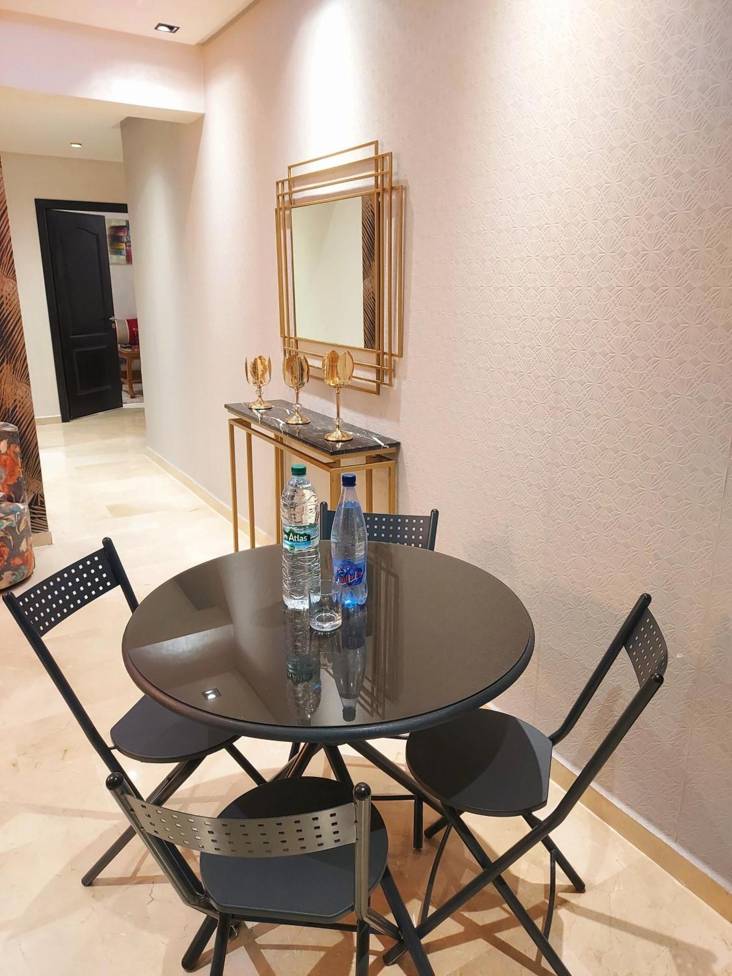 קזבלנקה Luxury Downtown Apartment Of 80M2 In Front Of Hassan 2 Mosque And Sea From Family , Pour Famille , Interdit Couples Araabic Non Marie, Forbidden Unmarried Araabic Couples Basement Car Park מראה חיצוני תמונה