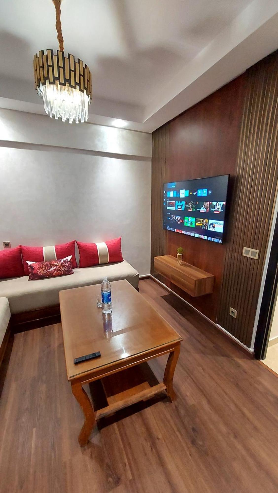 קזבלנקה Luxury Downtown Apartment Of 80M2 In Front Of Hassan 2 Mosque And Sea From Family , Pour Famille , Interdit Couples Araabic Non Marie, Forbidden Unmarried Araabic Couples Basement Car Park מראה חיצוני תמונה