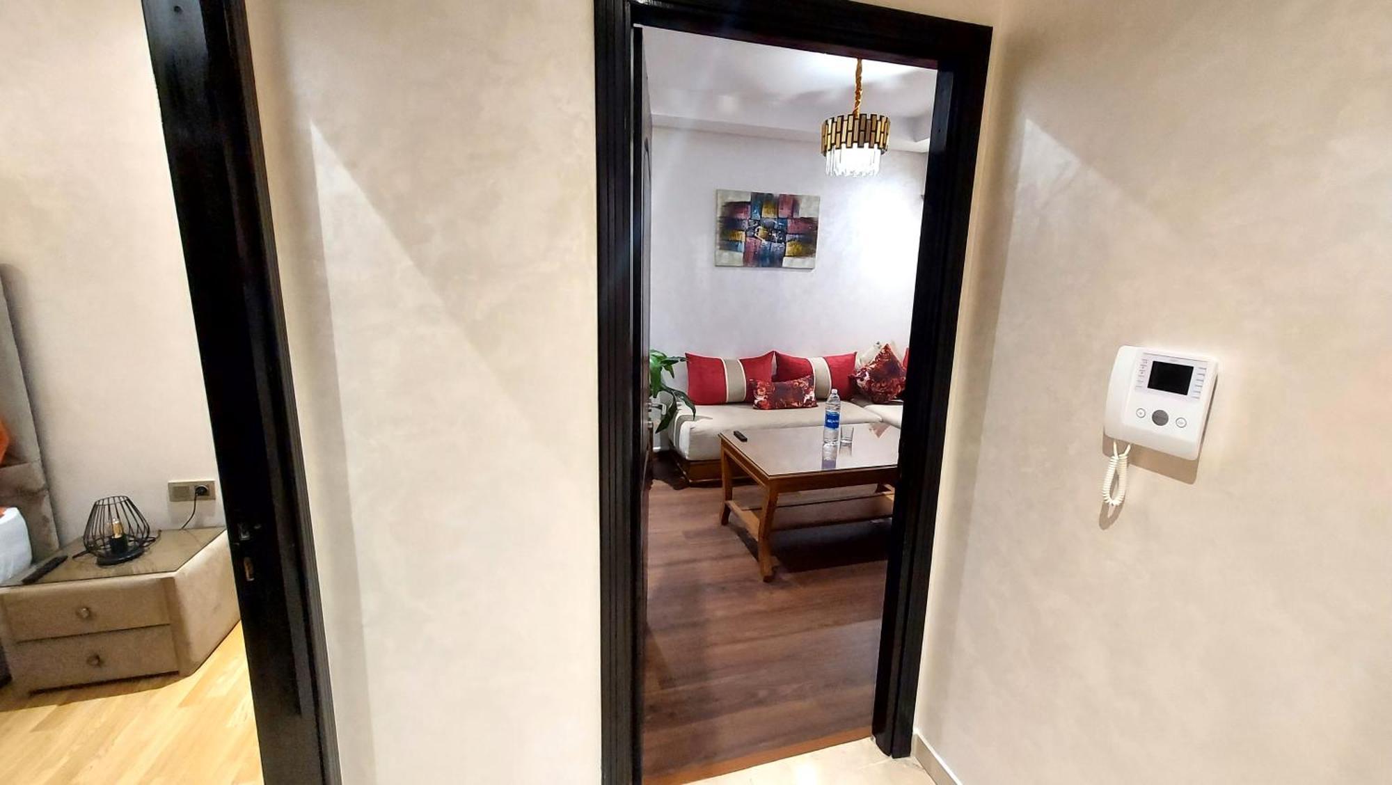קזבלנקה Luxury Downtown Apartment Of 80M2 In Front Of Hassan 2 Mosque And Sea From Family , Pour Famille , Interdit Couples Araabic Non Marie, Forbidden Unmarried Araabic Couples Basement Car Park מראה חיצוני תמונה