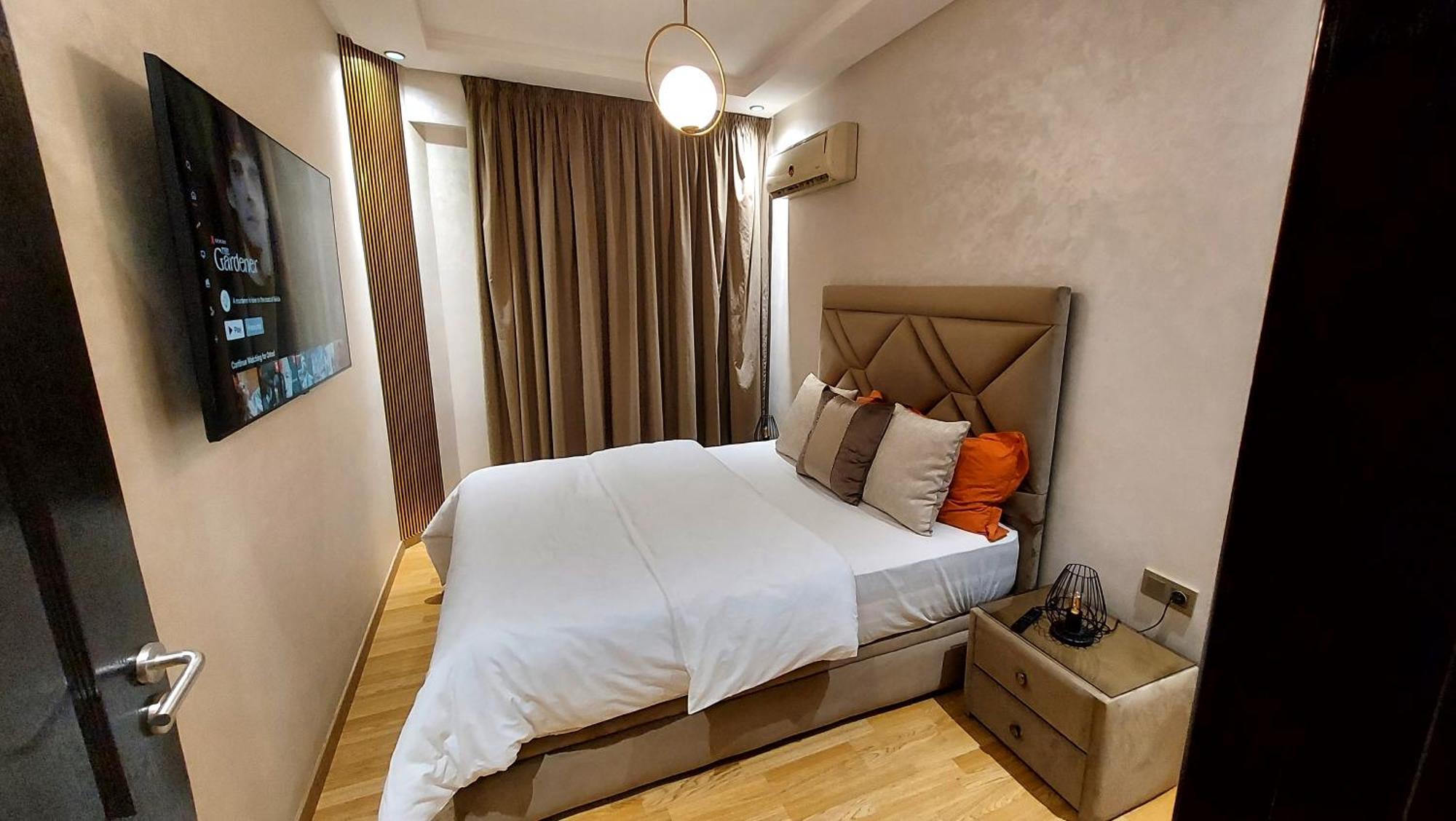 קזבלנקה Luxury Downtown Apartment Of 80M2 In Front Of Hassan 2 Mosque And Sea From Family , Pour Famille , Interdit Couples Araabic Non Marie, Forbidden Unmarried Araabic Couples Basement Car Park מראה חיצוני תמונה